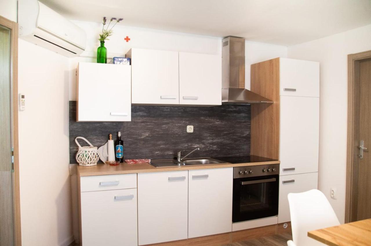 Amber In The Centar Apartment Kastela Exterior photo